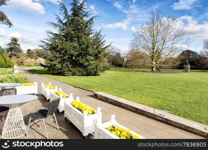 Cosy nook with table and chairs in the park