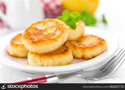 cottage cheese pancakes, syrniki