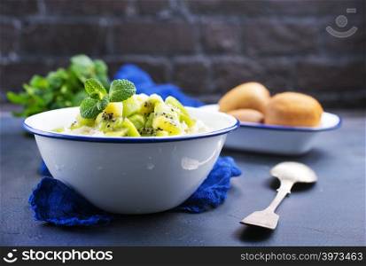 cottage with fruits in bowl, cottage with fresh kiwi