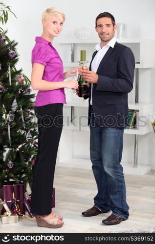 Couple celebrating New Year&rsquo;s Day