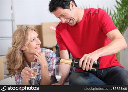 couple drinking champagne