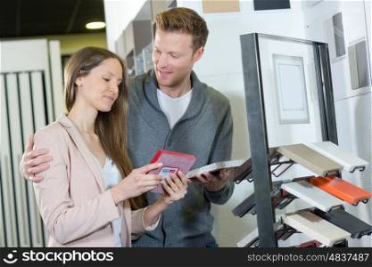 couple looking to shopping a present
