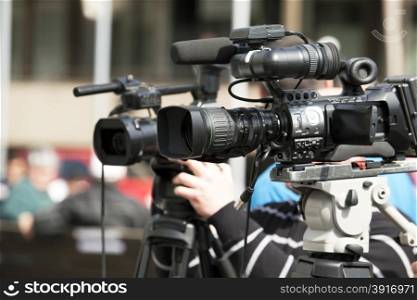 Covering an event with a video camera