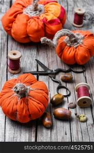 Crafts with pumpkins. Sewing decorative pumpkins from fabric for autumn decorations