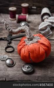 Crafts with pumpkins. Sewing pumpkins from fabric for autumn decorations
