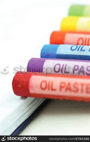 Crayon with oil paste