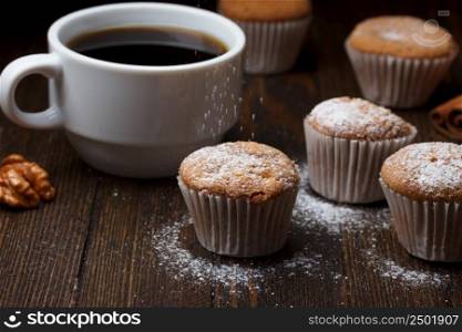 Cupcakes sprinkle with sugar powder