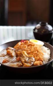 Curry rice with fried pork