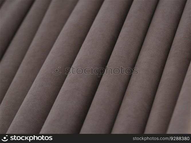Curtain folds