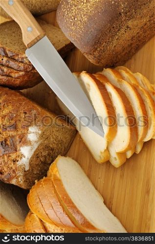 cut bread and knife