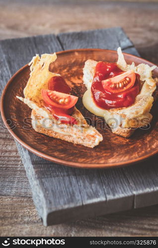 Cut cheese toast on the plate