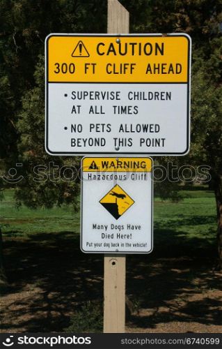 Danger sign for cliffs, Crooked River Canyon, Central Oregon
