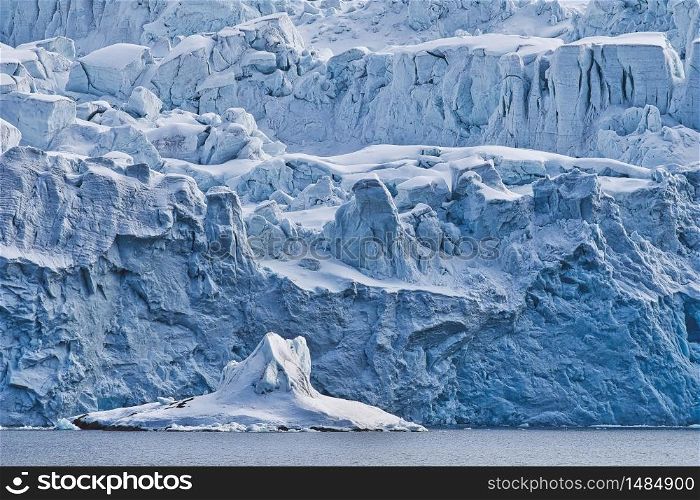 Deep Blue Glacier, Albert I Land, Arctic, Spitsbergen, Svalbard, Norway, Europe. Alberto Carrera