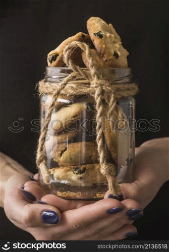 delicious chocolate cookies jar