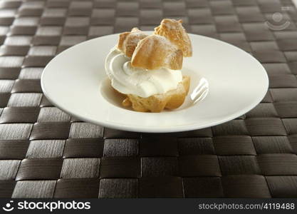 Delicious cream puff cake