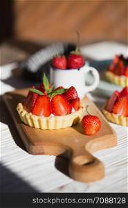Delicious, healthy and beautiful tartlets with Strawberry and mascarpone