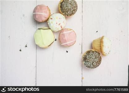 Delicious mix of pastel thones cupcakes