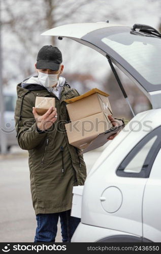 delivery male with mask packages 11