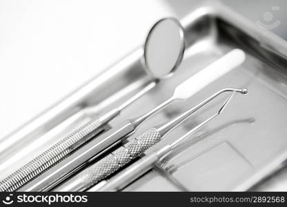 Dentist&acute;s instruments with shallow depth of field
