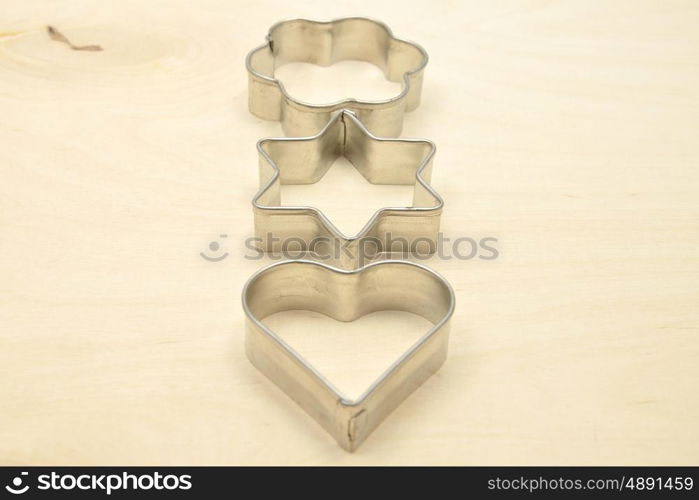 Detailed but simple image of cookie cutter