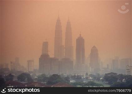 Die Petronas Twin Towers in der Hauptstadt Kuala Lumpur in Malaysia in Suedost Asien.