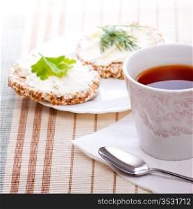 diet breakfast with tea and corn bread