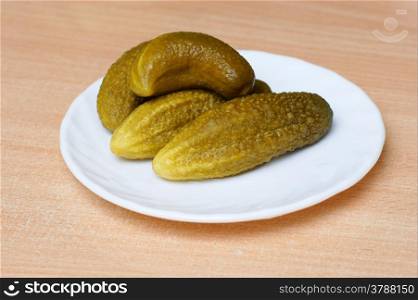 dill pickle on plate, pickles