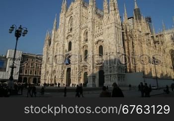 Domfassade an der Piazza del Duomo (Mailand)