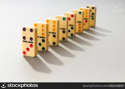 Domino effect with many pieces