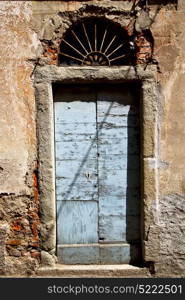 door italy lombardy in the milano old church closed brick pavement