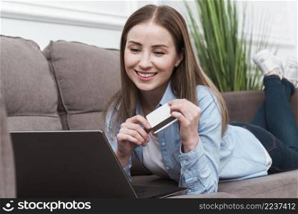 dreamy girl ordering products online