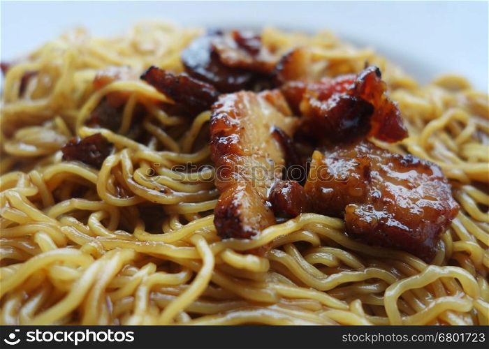 Dried wanton noodle with sweetened barbecue pork