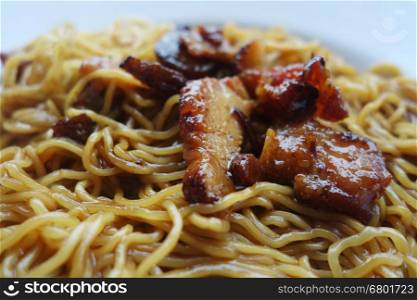 Dried wanton noodle with sweetened barbecue pork