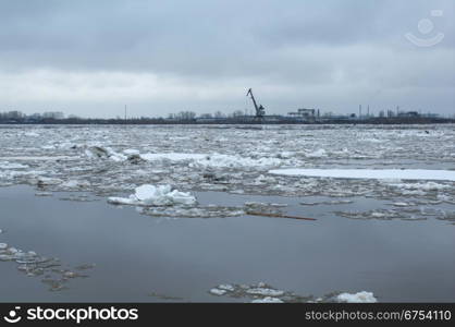 Drifting of ice. Driving of ice. Ice floe.