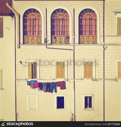 Drying Clothes on the Facade, Instagram Effect