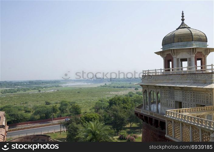 Dzhuma the Mosque Red Fort to the city of Agra of India
