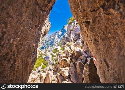 Eagle&rsquo;s Nest or Kehlstein rock cave Alpine landscape, Berchtesgadener Land, Bavaria, Germany