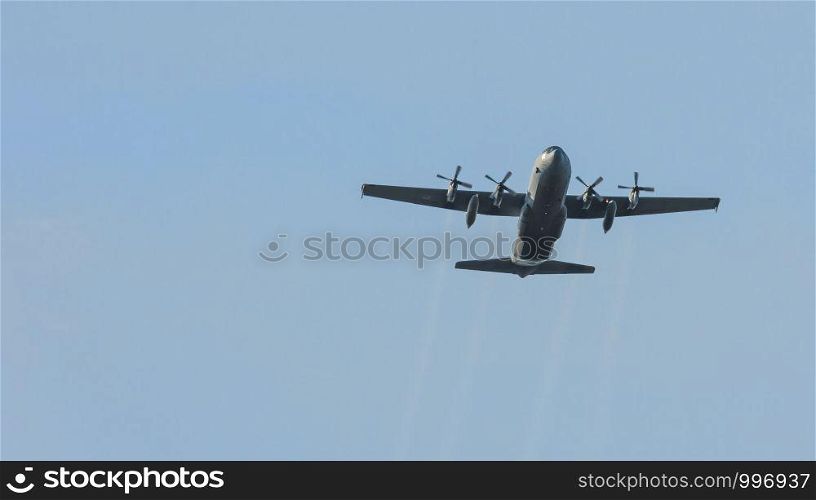 Ede,20-sep-2019:the hercules plane is approaching the heathland for dropping the paratroopers on the occasion of operation airborn, commemoration of market garden