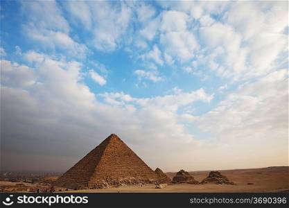 Egyrtian pyramids