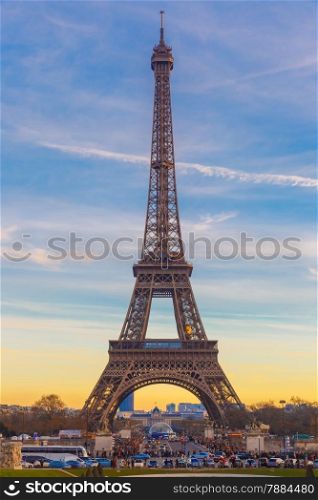 Eiffel tower, La Tour Eiffel, at winter suset in Paris, France. Beautiful view from Trocadero, Palais de Chaillot