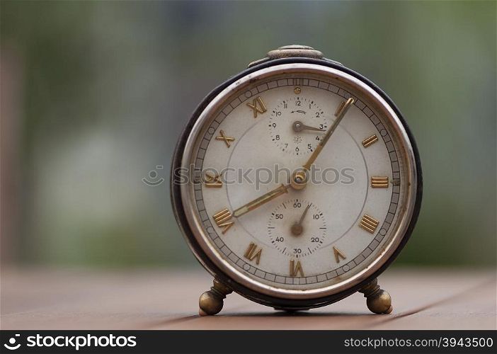 Eight o&rsquo;clock. Vintage analog clock. Retro alarm clock