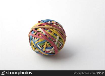 Elastiques formant une boule multicolore