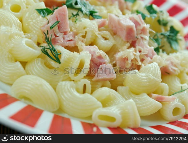 Elbow homemade macaroni with cheese and ham