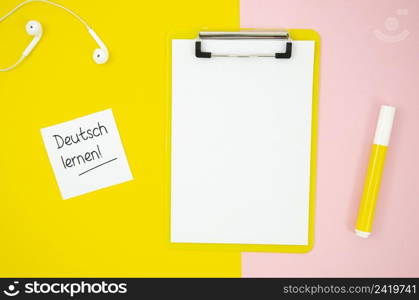 empty clipboard bicolor background