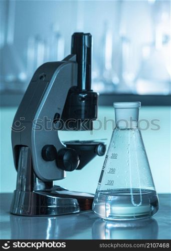 erlenmeyer flask microscope arrangement