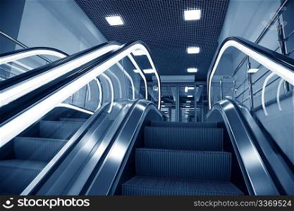 escalators 3