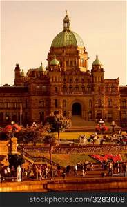 Evening view of Victoria&acute;s legislative buildings.