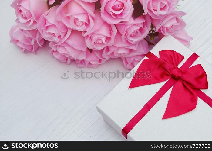 events and aniversary festival gift box set with flowers.