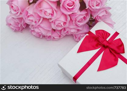 events and aniversary festival gift box set with flowers.