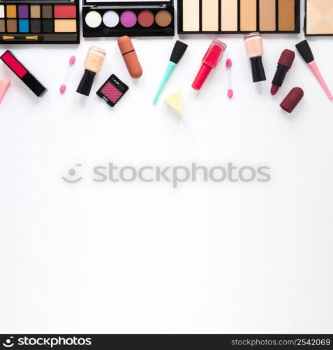 eye shadows with lipsticks mascara table